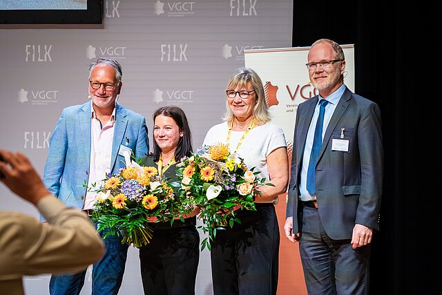 Dankeschön an Manuela Kallauch (li.) und Carmen Frieauff (re.) für ihren Einsatz für den VGCT